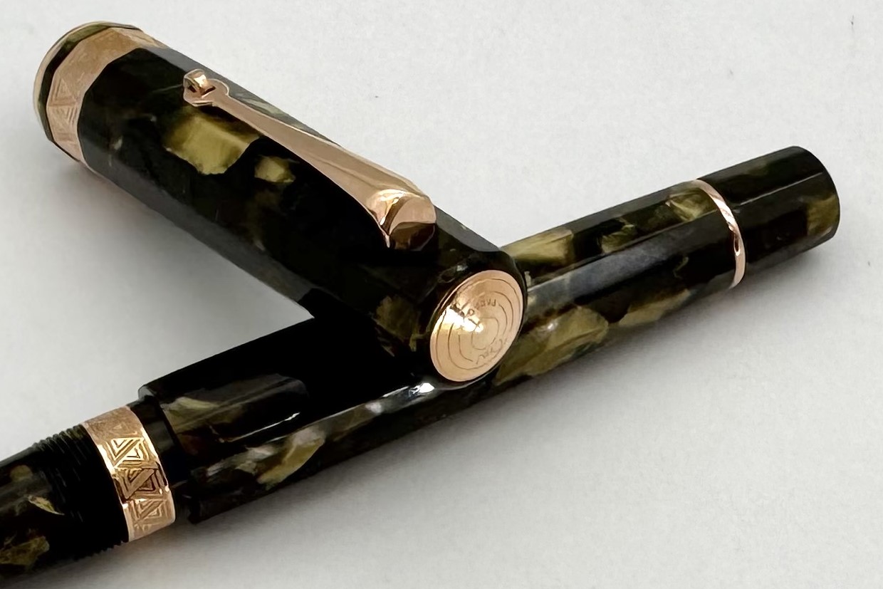 OMASParagonFountainPeninSaftGreenwithRoseGoldTrim_I